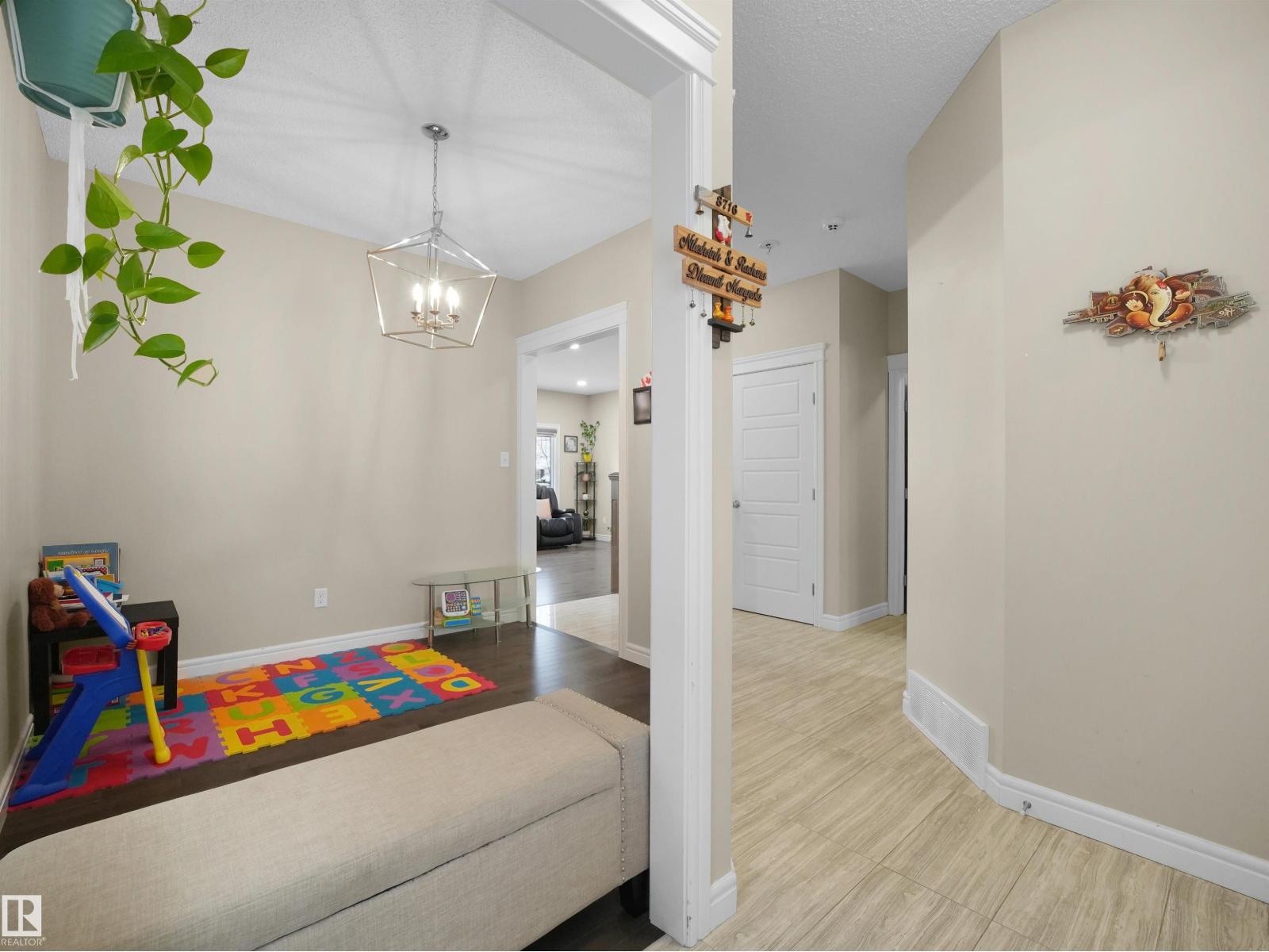 8716 Carson Wy Sw, Edmonton, Alberta  T6W 3K8 - Photo 12 - E4467076