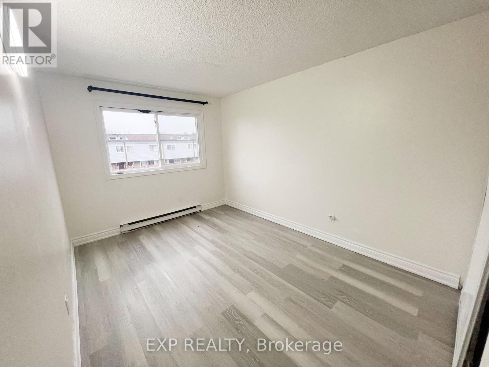 120 - 248 Milestone Crescent, Aurora, Ontario  L4G 3M2 - Photo 5 - N12586674