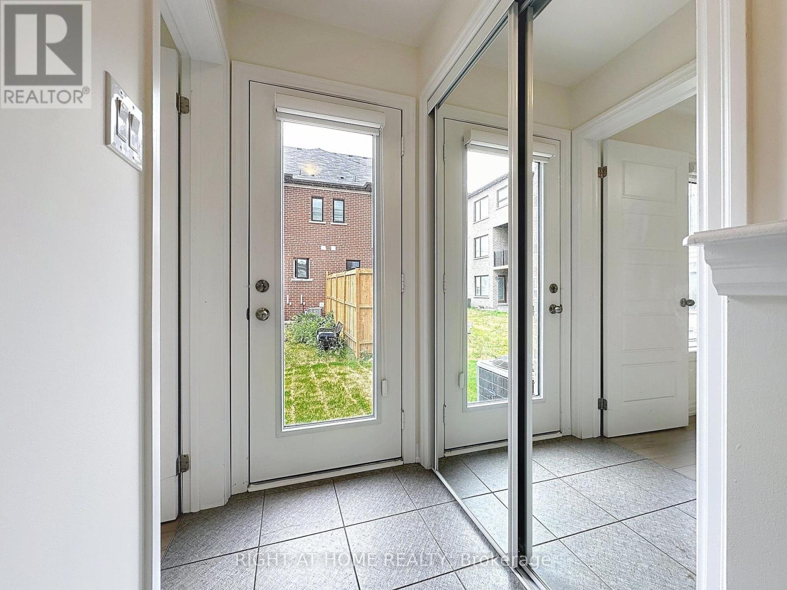 209 Vantage Loop, Newmarket, Ontario  L3X 0L4 - Photo 19 - N12588118