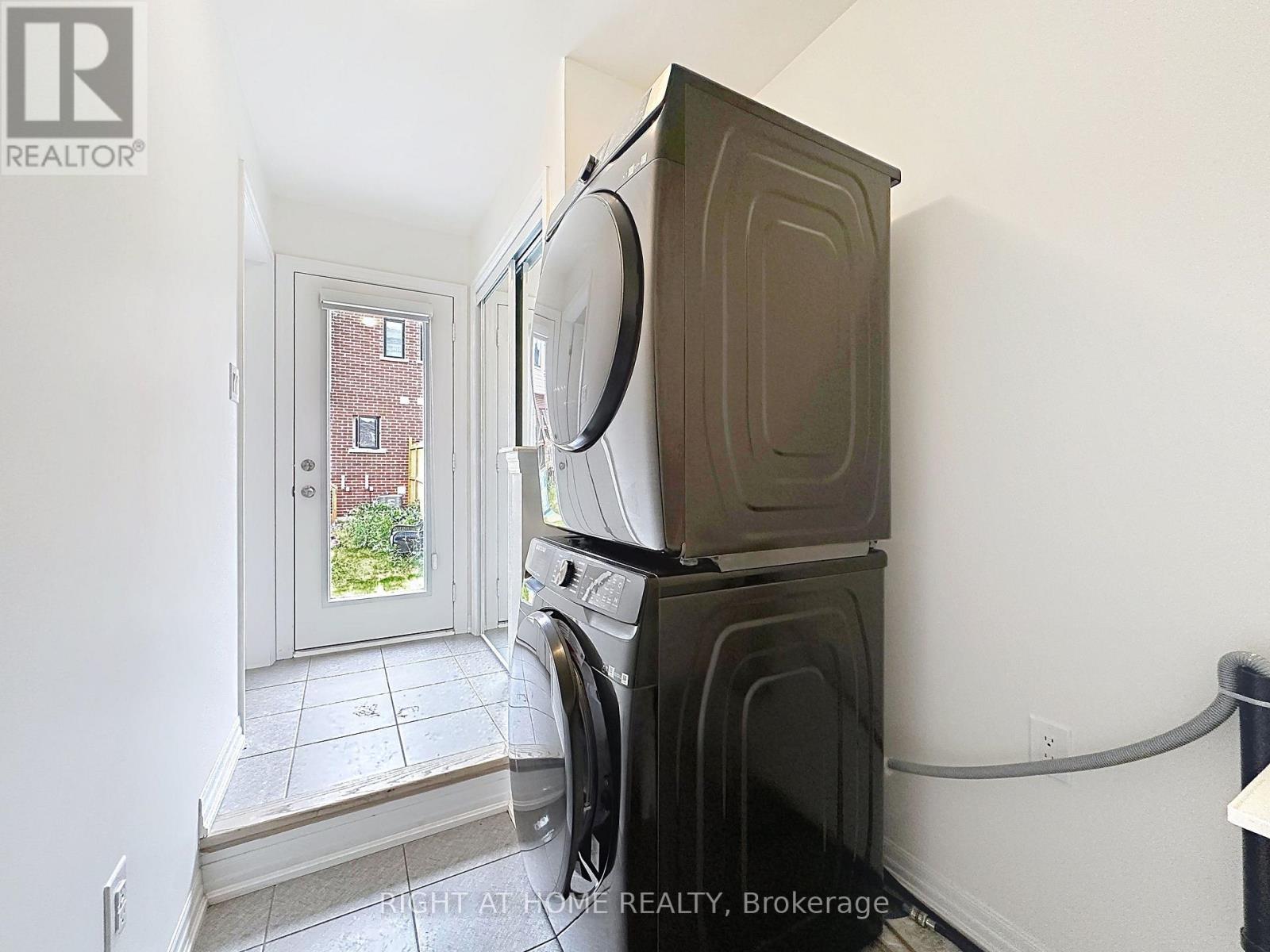 209 Vantage Loop, Newmarket, Ontario  L3X 0L4 - Photo 20 - N12588118