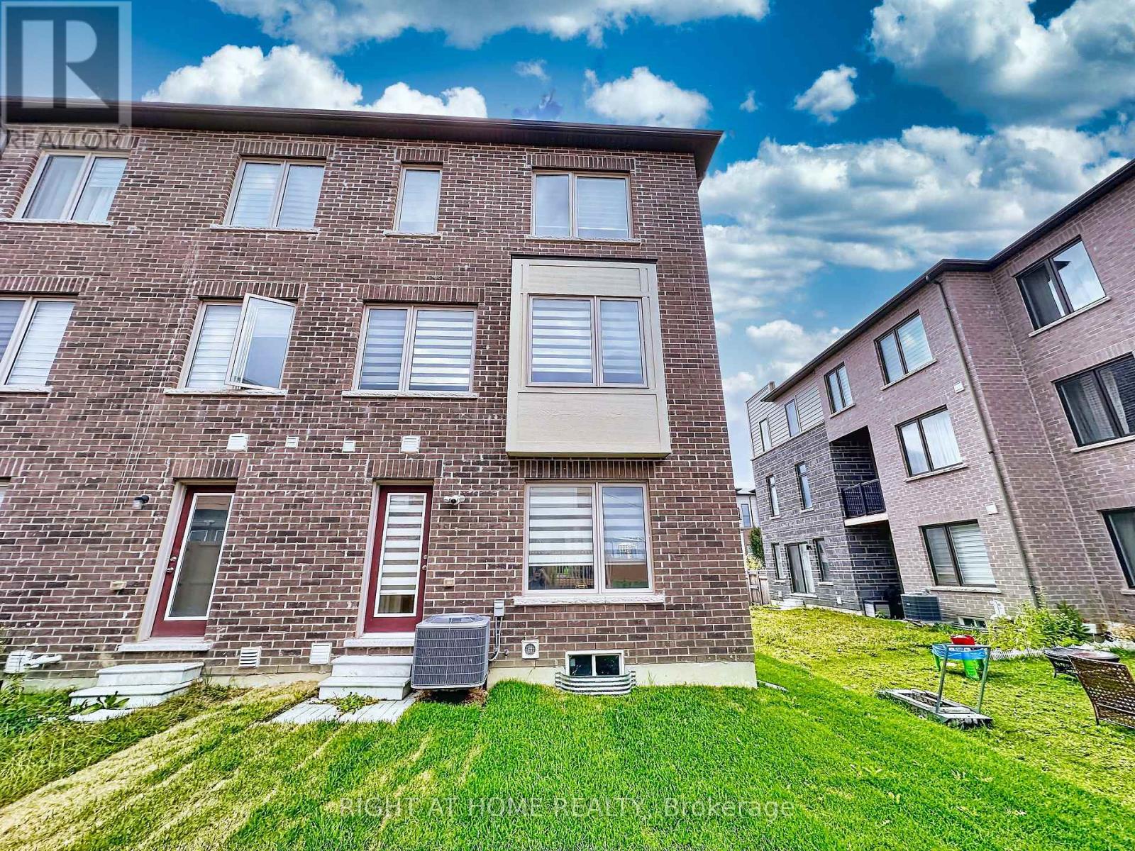 209 Vantage Loop, Newmarket, Ontario  L3X 0L4 - Photo 23 - N12588118