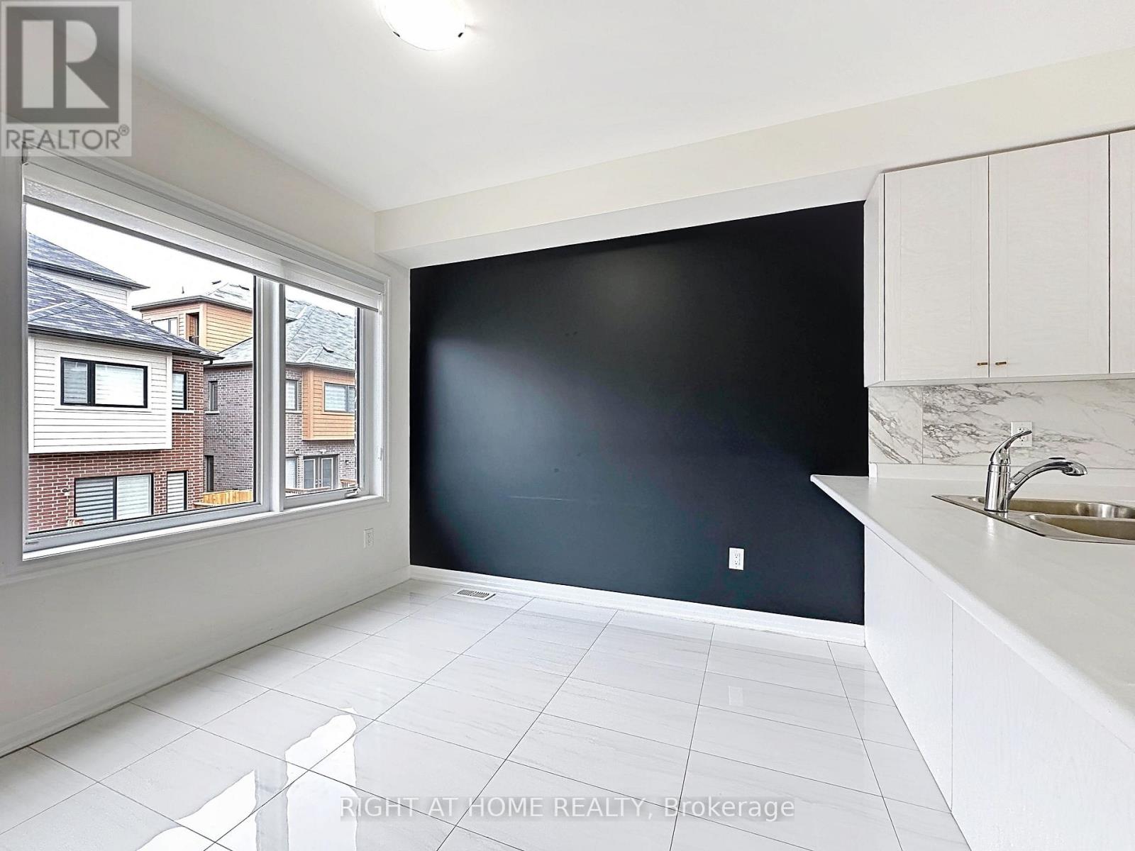 209 Vantage Loop, Newmarket, Ontario  L3X 0L4 - Photo 4 - N12588118