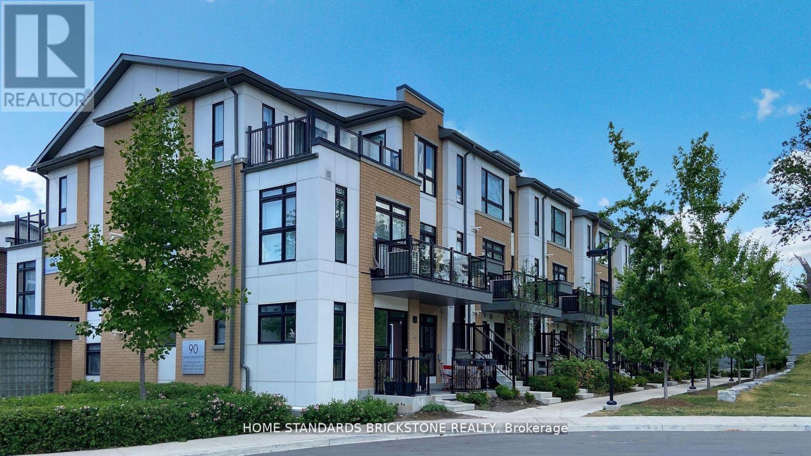 H212 - 90 CANON JACKSON DRIVE, Toronto, Ontario