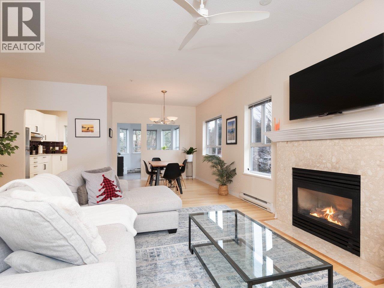 308 1283 PARKGATE AVENUE, North Vancouver, British Columbia