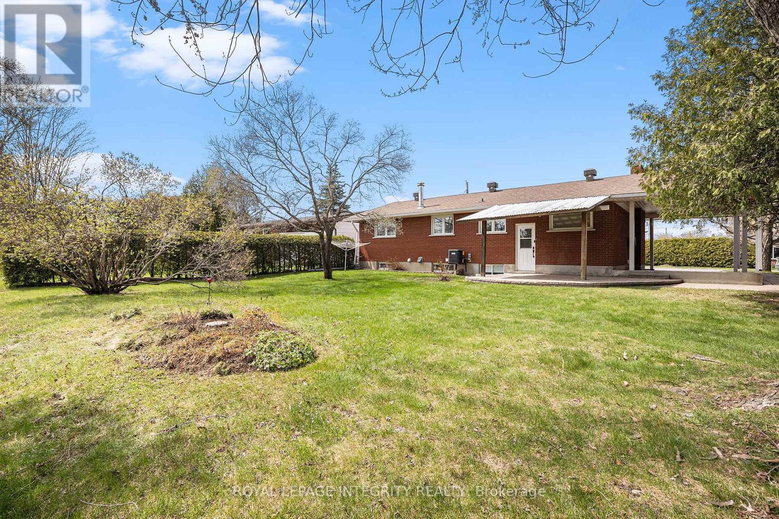 B - 19 SHERRY LANE, Ottawa, Ontario