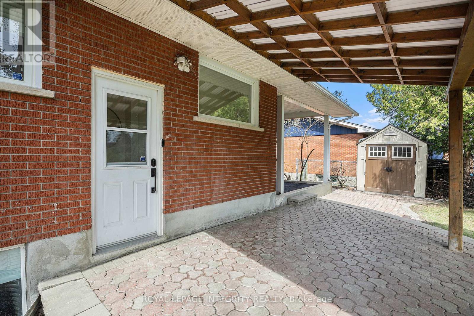 B - 19 Sherry Lane, Ottawa, Ontario  K2G 3L4 - Photo 2 - X12588128