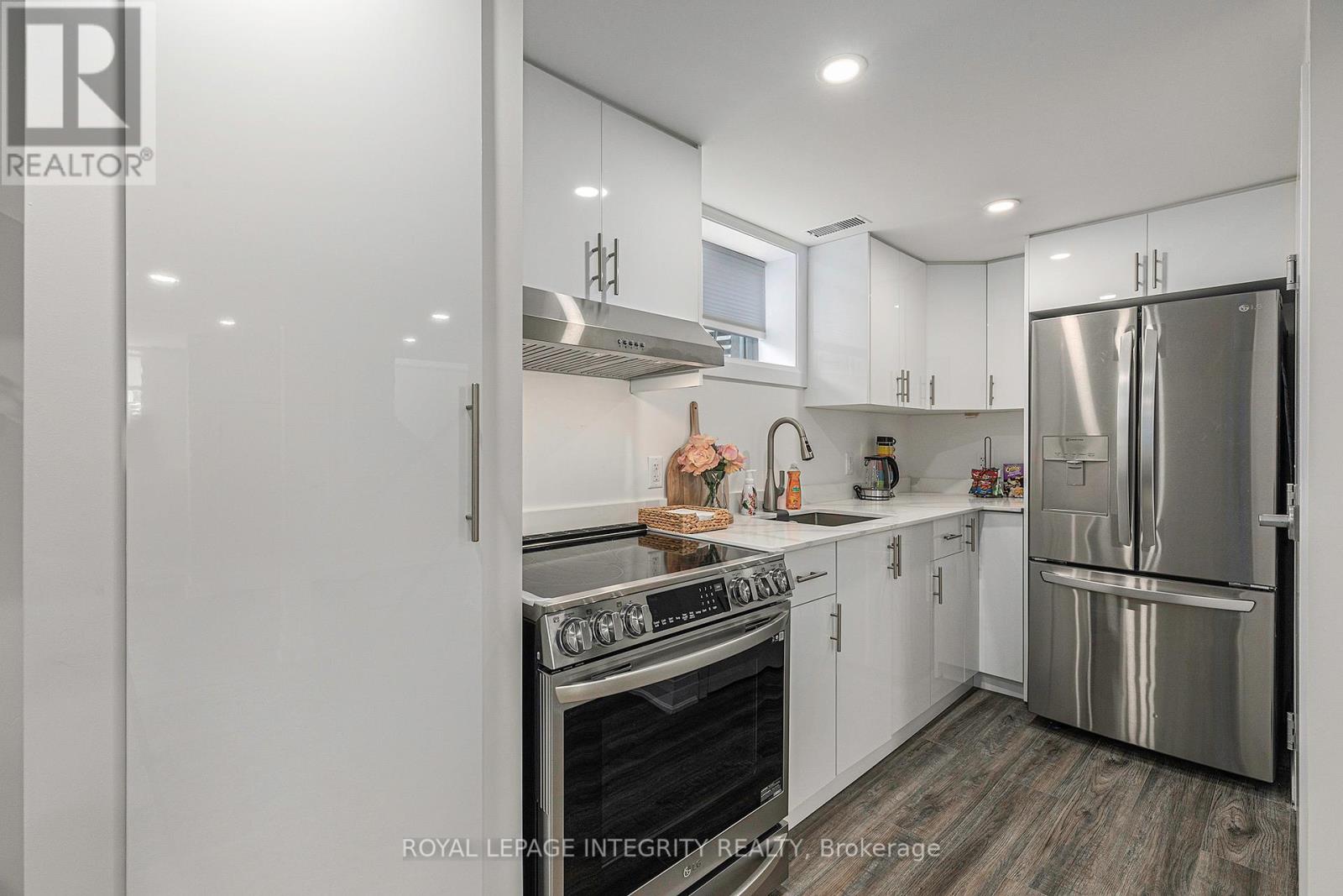 B - 19 Sherry Lane, Ottawa, Ontario  K2G 3L4 - Photo 8 - X12588128