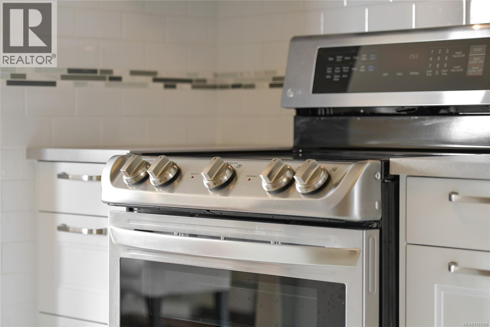 507 1440 Beach Dr, Oak Bay, British Columbia  V8S 2N8 - Photo 23 - 1021309