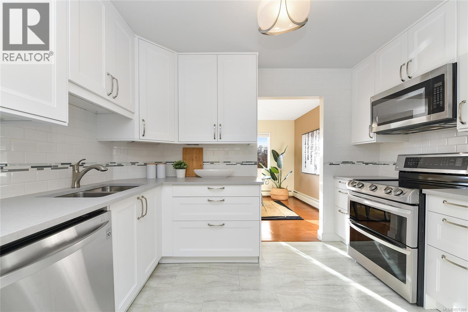 507 1440 Beach Dr, Oak Bay, British Columbia  V8S 2N8 - Photo 20 - 1021309