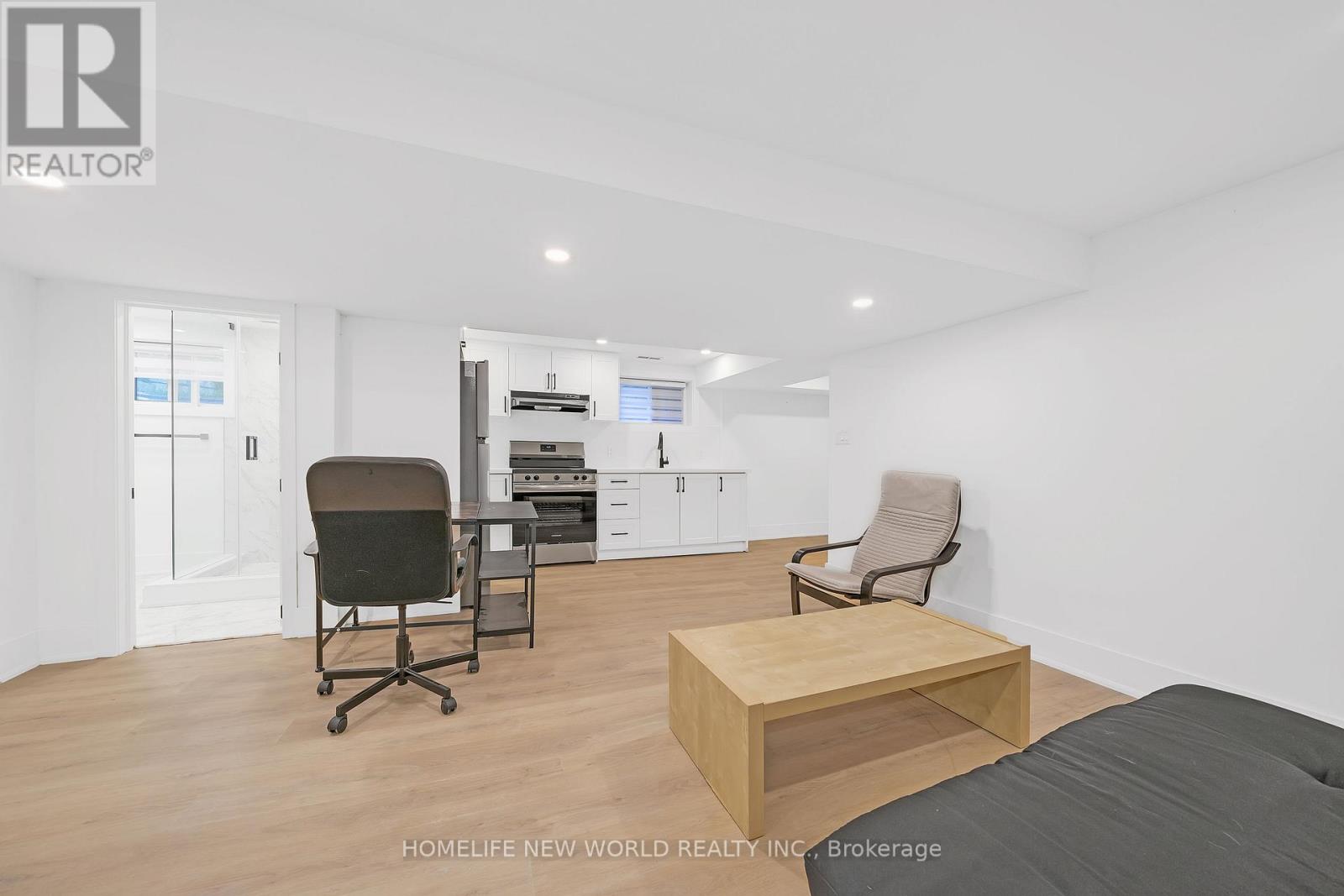 696 Hillview Crescent, Pickering, Ontario  L1W 2R7 - Photo 15 - E12450782