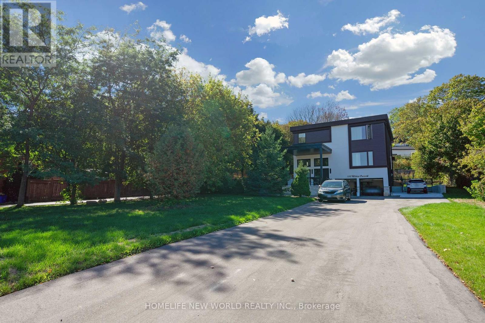 696 Hillview Crescent, Pickering, Ontario  L1W 2R7 - Photo 2 - E12450782