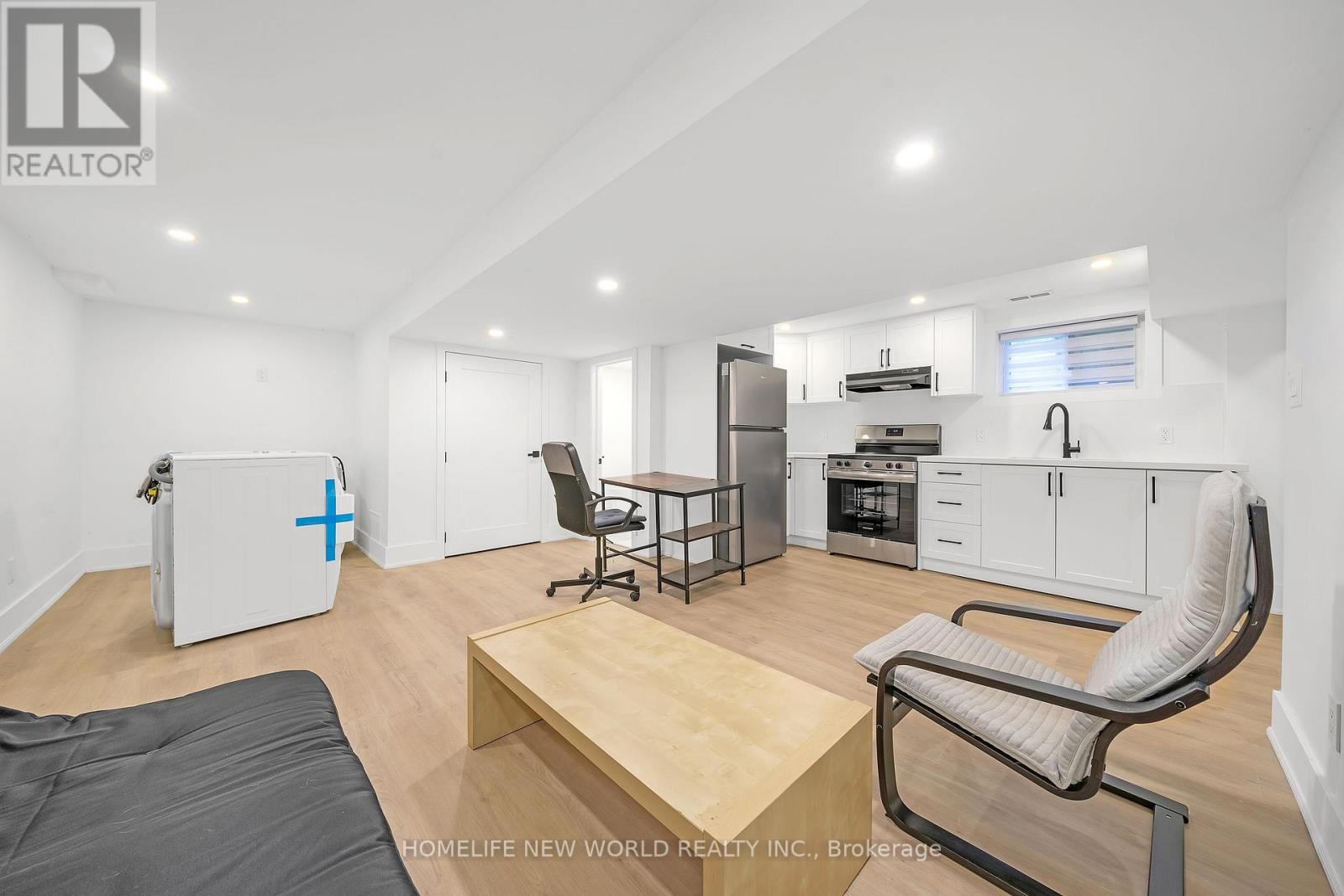 696 Hillview Crescent, Pickering, Ontario  L1W 2R7 - Photo 12 - E12450782