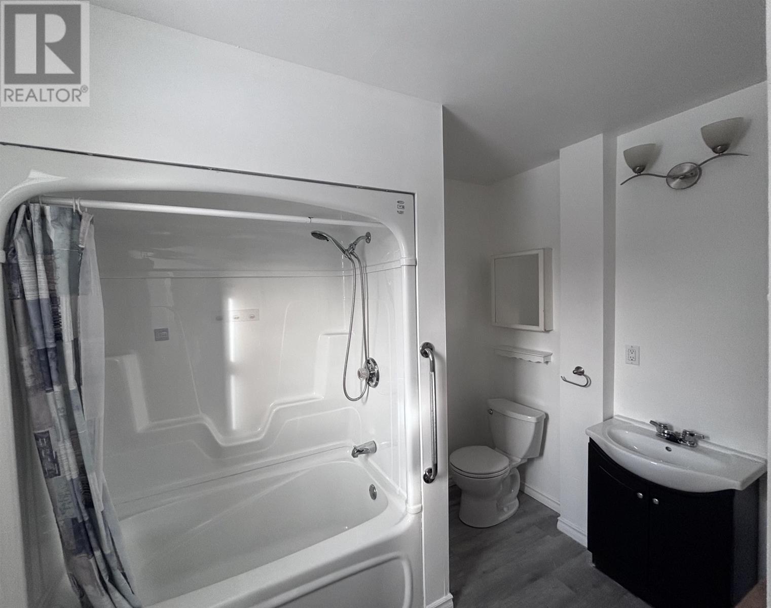 1343 Broadmore Ave, Thunder Bay, Ontario  P7E 2Y8 - Photo 9 - TB253579