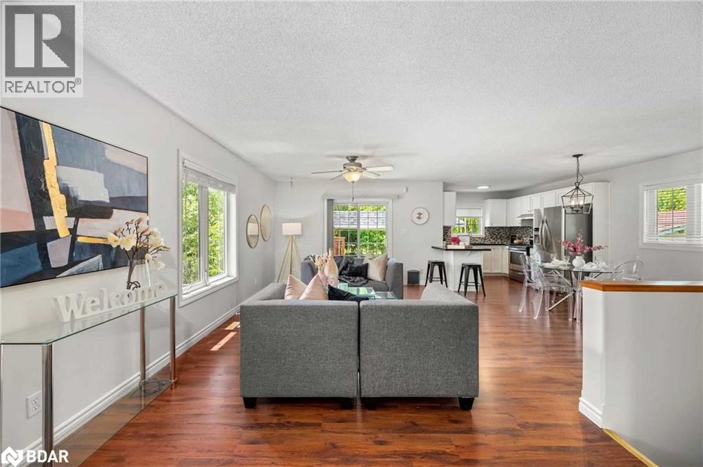 4 Alice Avenue, Keswick, Ontario  L4P 3C8 - Photo 7 - 40791104