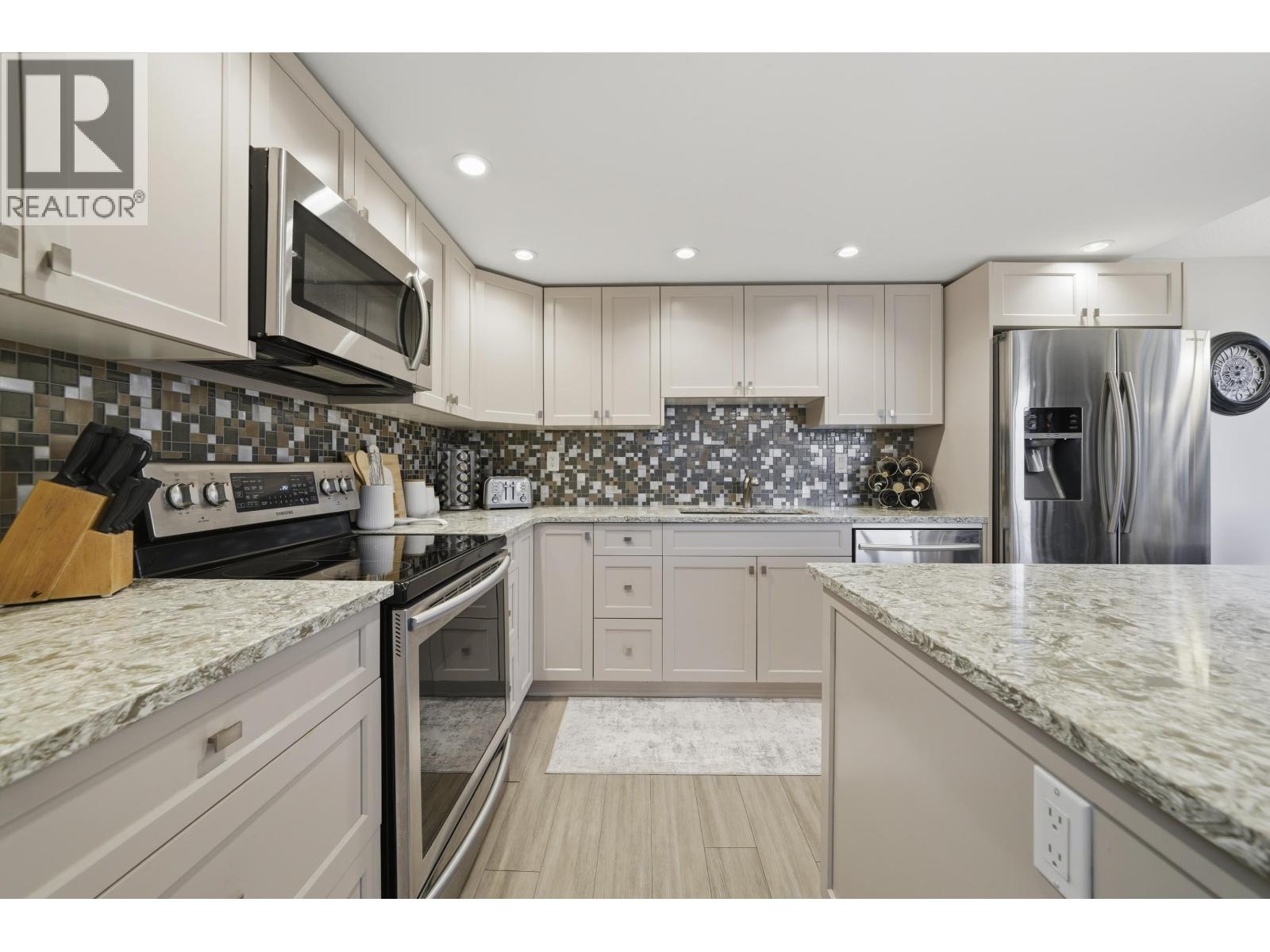 210 1189 Eastwood Street, Coquitlam, British Columbia  V3B 7N5 - Photo 4 - R3069510