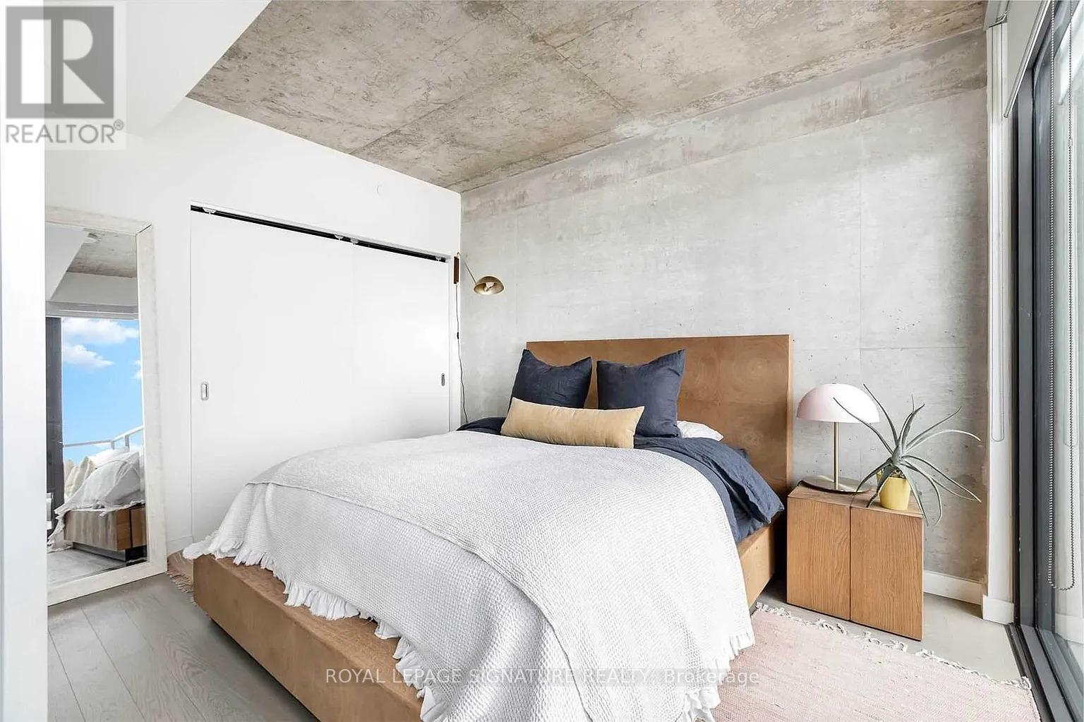 1505 - 111 Bathurst Street, Toronto, Ontario  M5V 0M9 - Photo 6 - C12588152