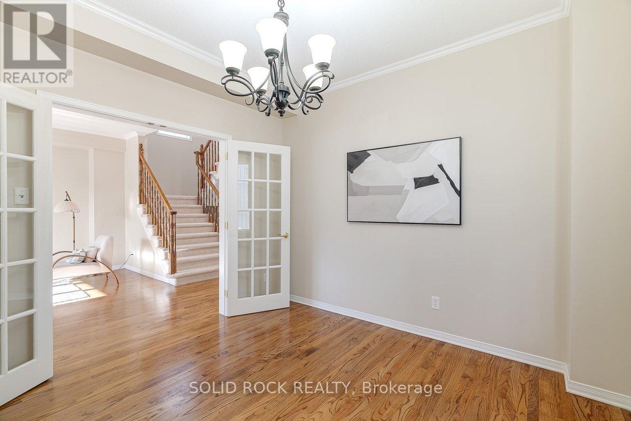 50 Insmill Crescent, Ottawa, Ontario K2T 1G4 - Photo 13 - X12498380