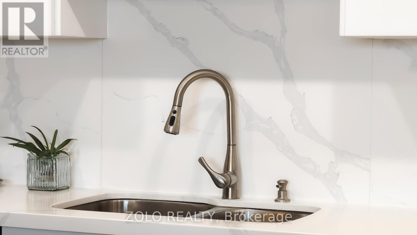 1509 - 1515 Lakeshore Road E, Mississauga, Ontario  L5E 3E3 - Photo 17 - W12588134