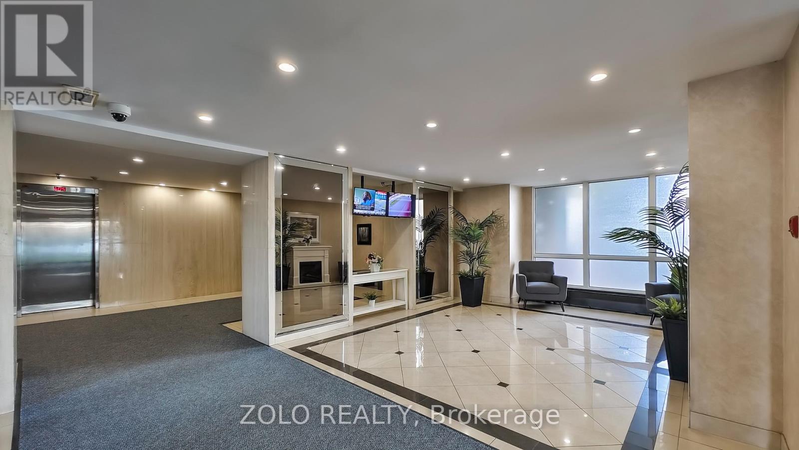 1509 - 1515 Lakeshore Road E, Mississauga, Ontario  L5E 3E3 - Photo 3 - W12588134