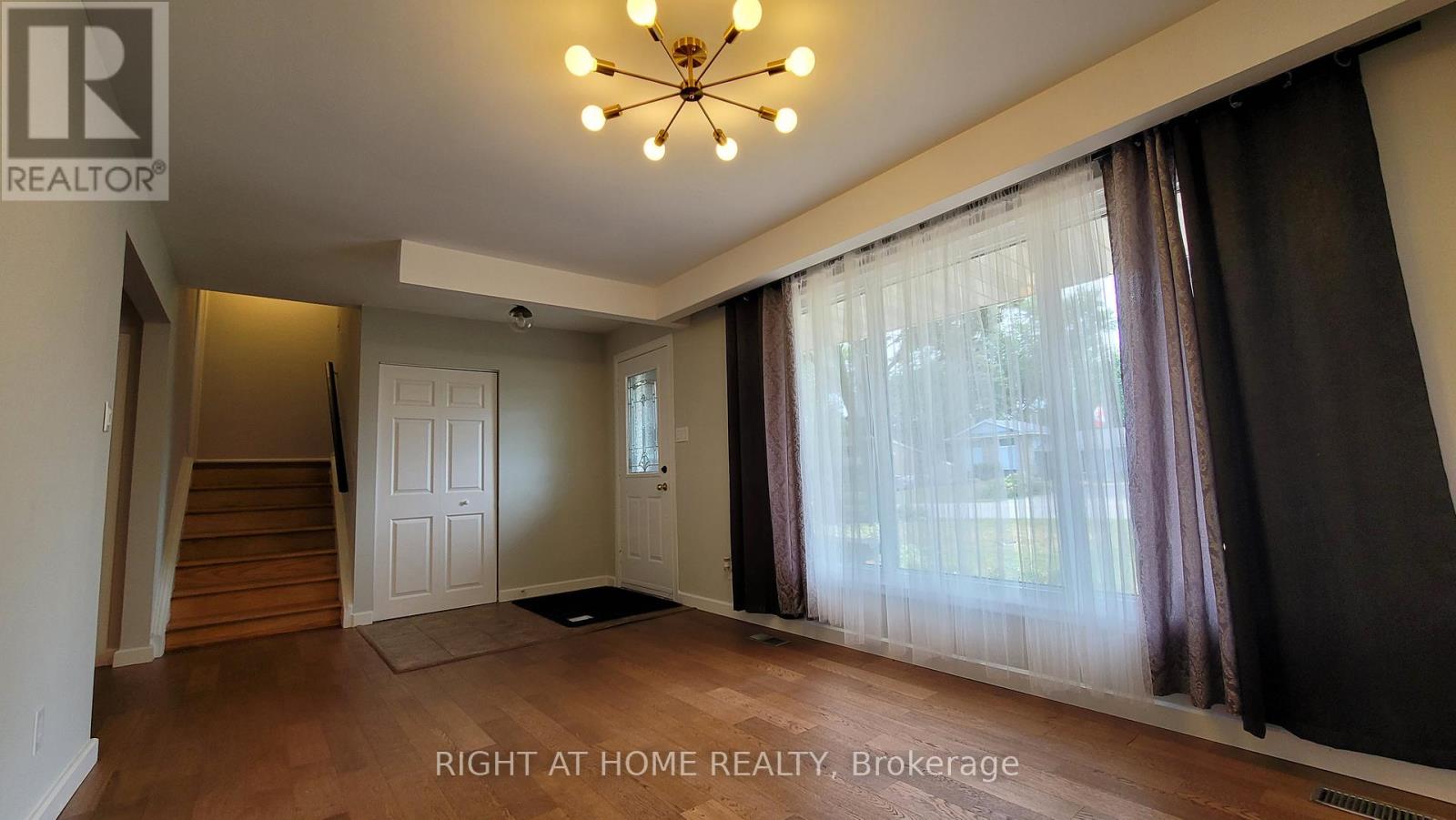 1 Bendamere Drive, Grimsby, Ontario  L3M 2N2 - Photo 10 - X12588136