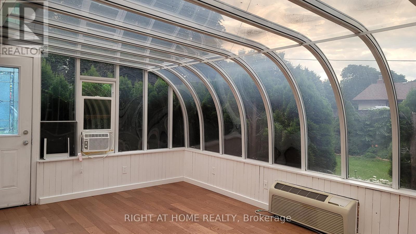 1 Bendamere Drive, Grimsby, Ontario  L3M 2N2 - Photo 17 - X12588136