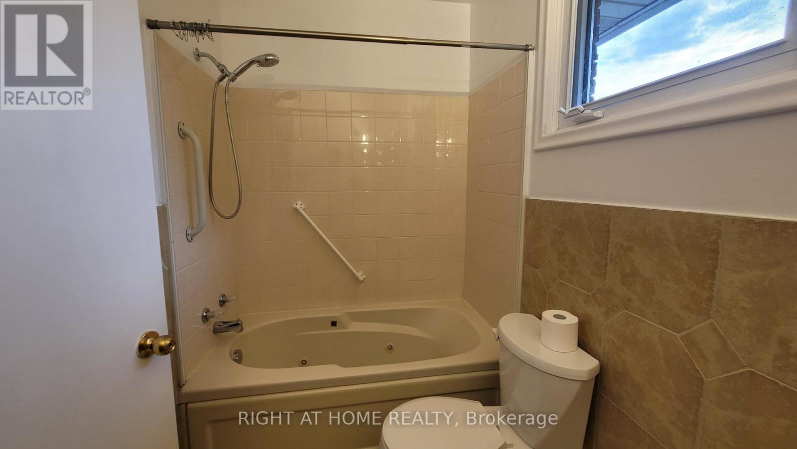 1 Bendamere Drive, Grimsby, Ontario  L3M 2N2 - Photo 35 - X12588136