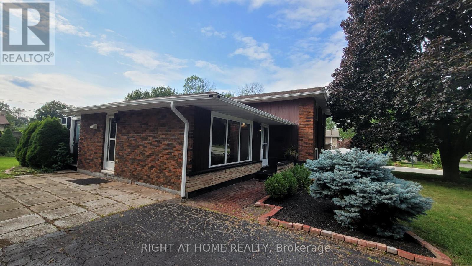 1 Bendamere Drive, Grimsby, Ontario  L3M 2N2 - Photo 36 - X12588136