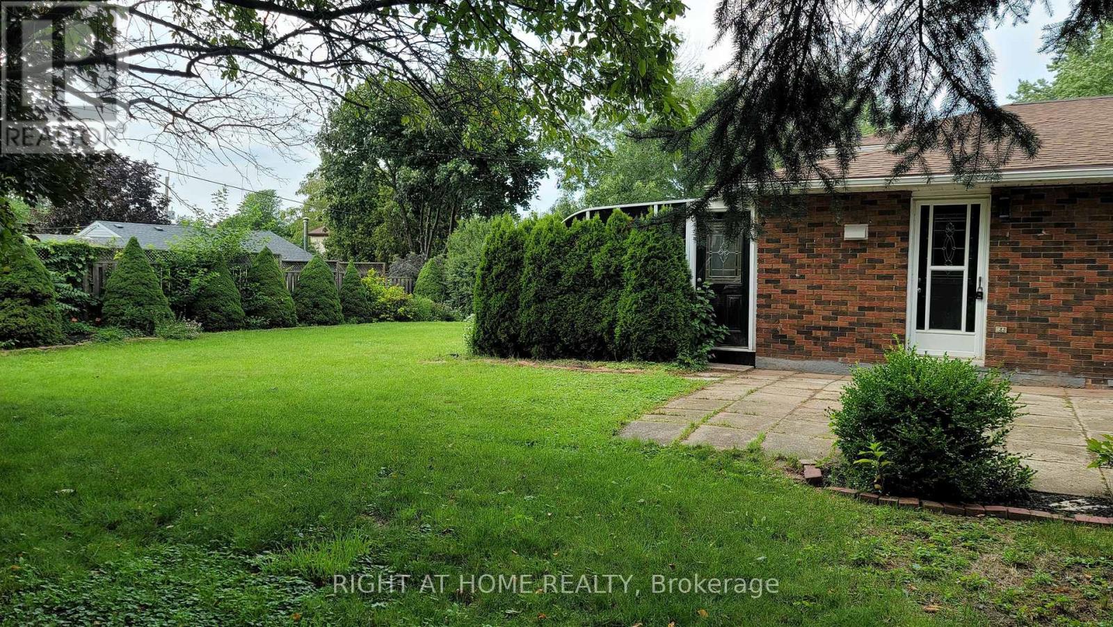 1 Bendamere Drive, Grimsby, Ontario  L3M 2N2 - Photo 38 - X12588136