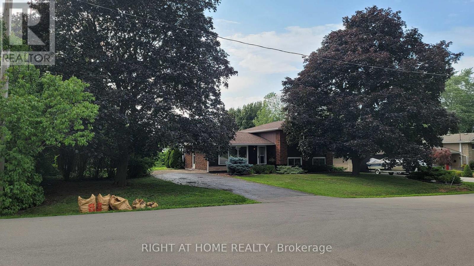 1 Bendamere Drive, Grimsby, Ontario  L3M 2N2 - Photo 40 - X12588136