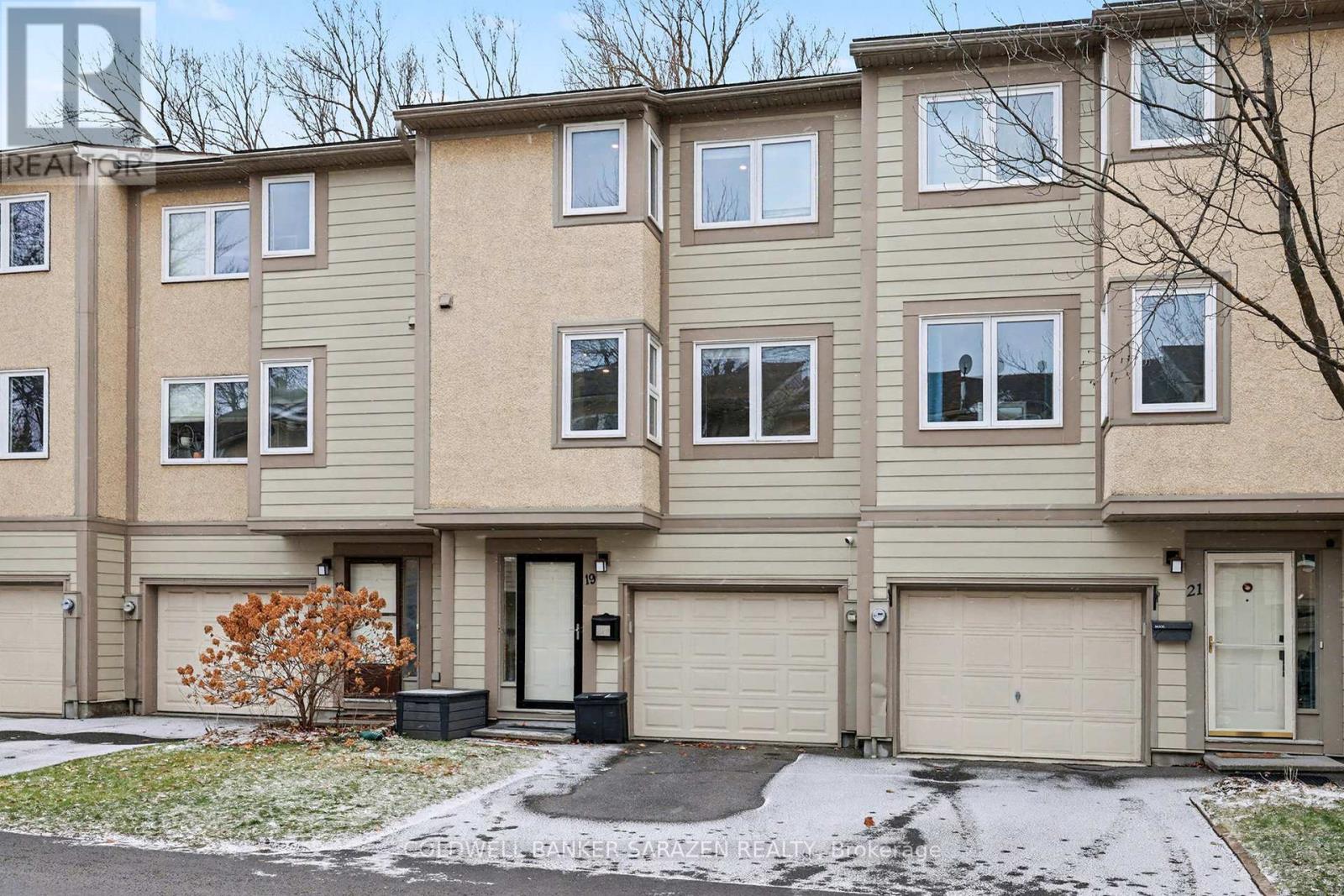 19 Peary Way, Ottawa, Ontario  K2L 1Z9 - Photo 2 - X12588174