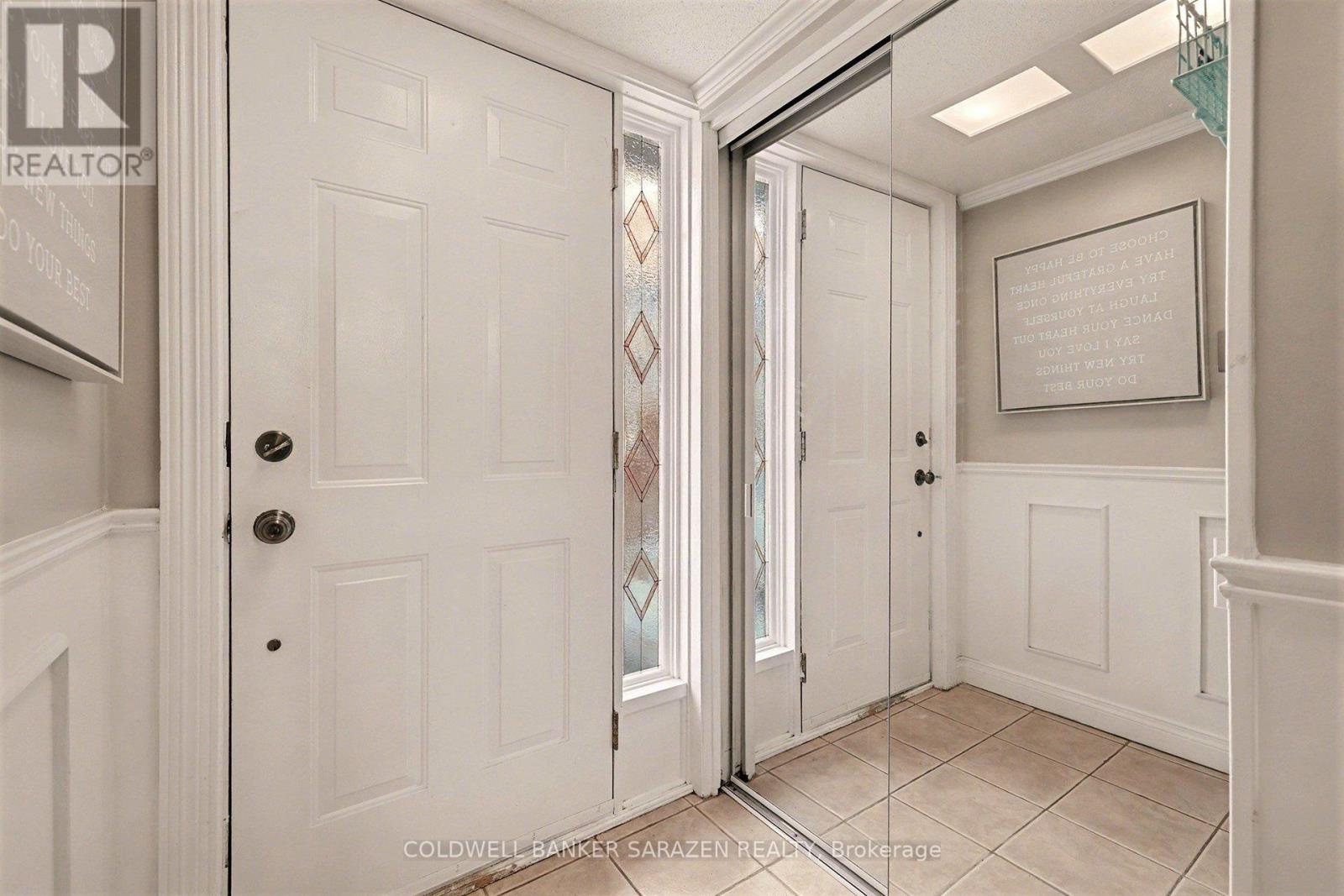 19 Peary Way, Ottawa, Ontario  K2L 1Z9 - Photo 4 - X12588174