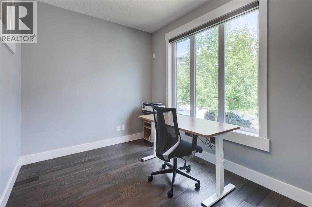 112 Burma Star Road Sw, Calgary, Alberta  T3E 7Y4 - Photo 5 - A2262928