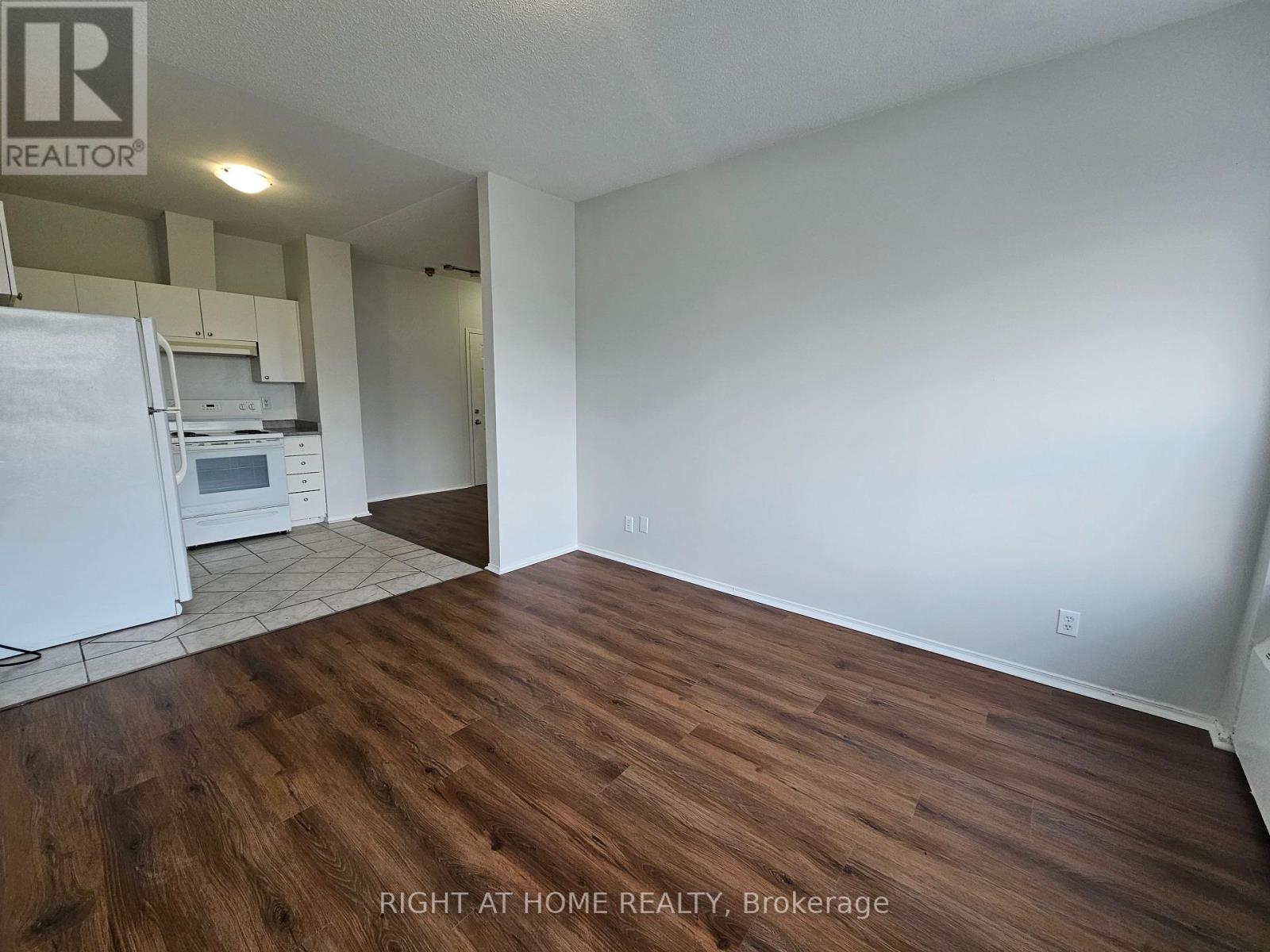 302 - 1801 Eglinton Avenue W, Toronto, Ontario M6E 2H7 - Photo 10 - C12588166