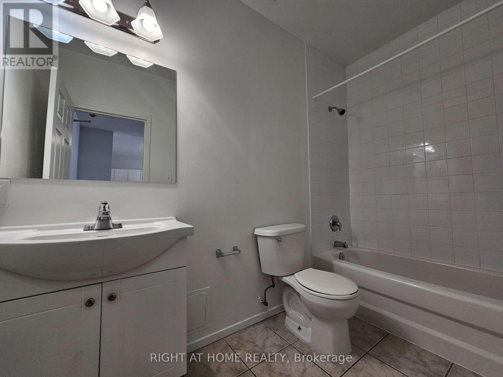 302 - 1801 Eglinton Avenue W, Toronto, Ontario M6E 2H7 - Photo 15 - C12588166