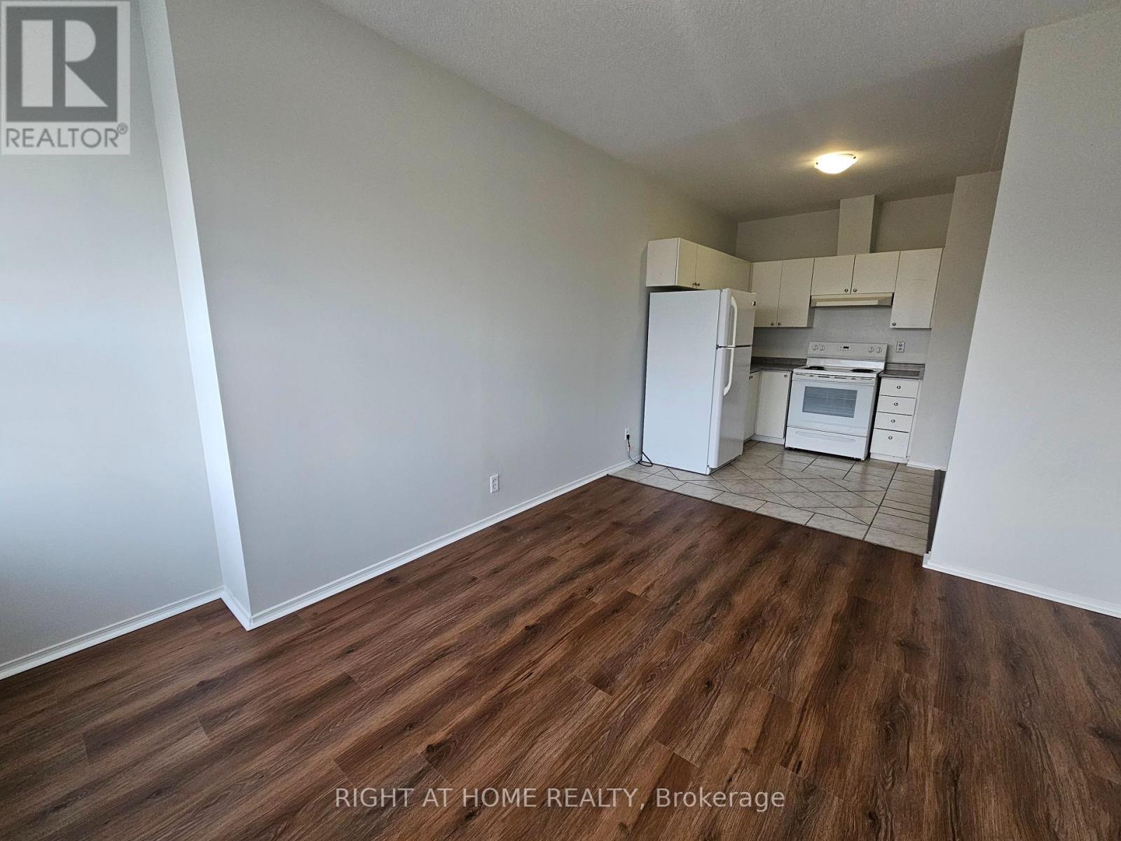 302 - 1801 Eglinton Avenue W, Toronto, Ontario M6E 2H7 - Photo 9 - C12588166