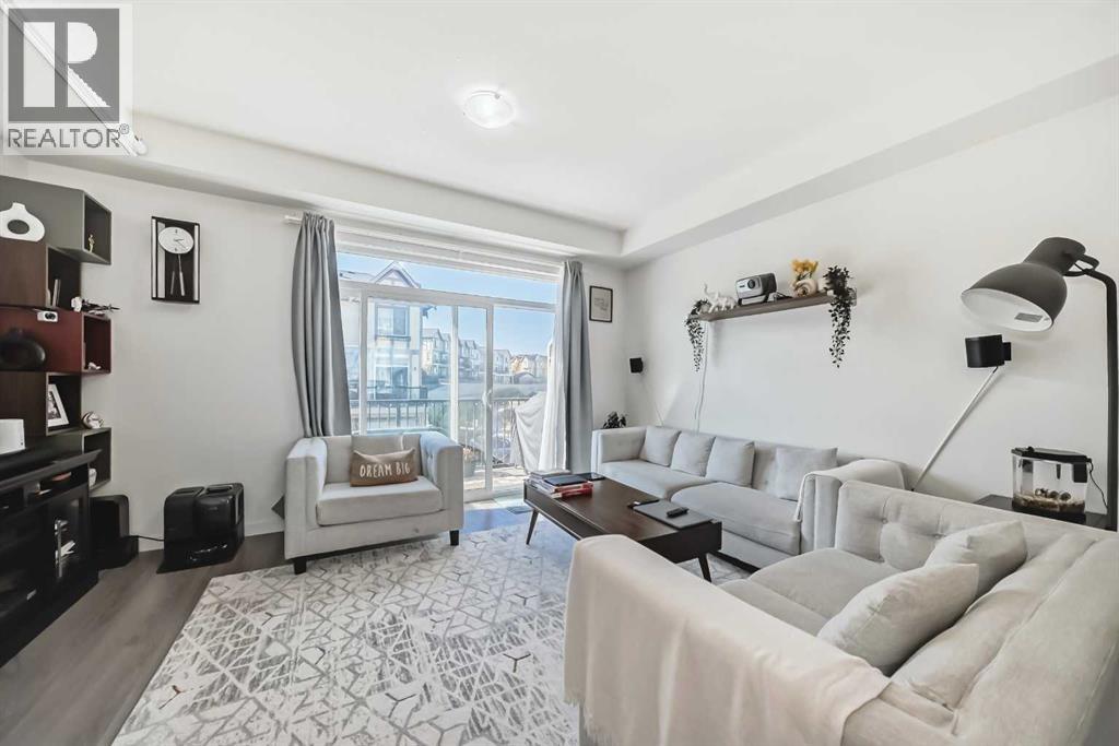 122 Sherwood Lane Nw, Calgary, Alberta  T3R 0V3 - Photo 4 - A2263957