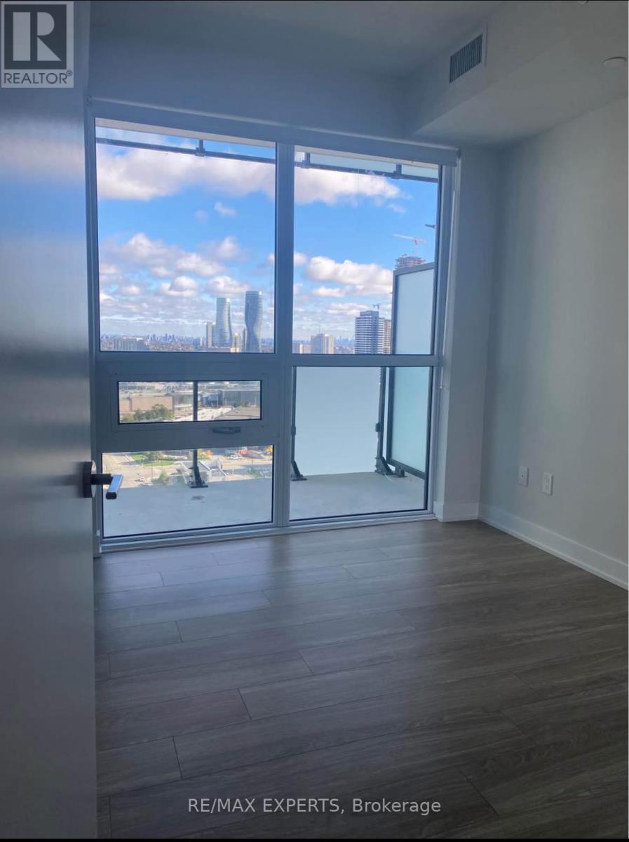 2004 - 4130 Parkside Village Drive, Mississauga, Ontario L5B 0L7 - Photo 4 - W12588170