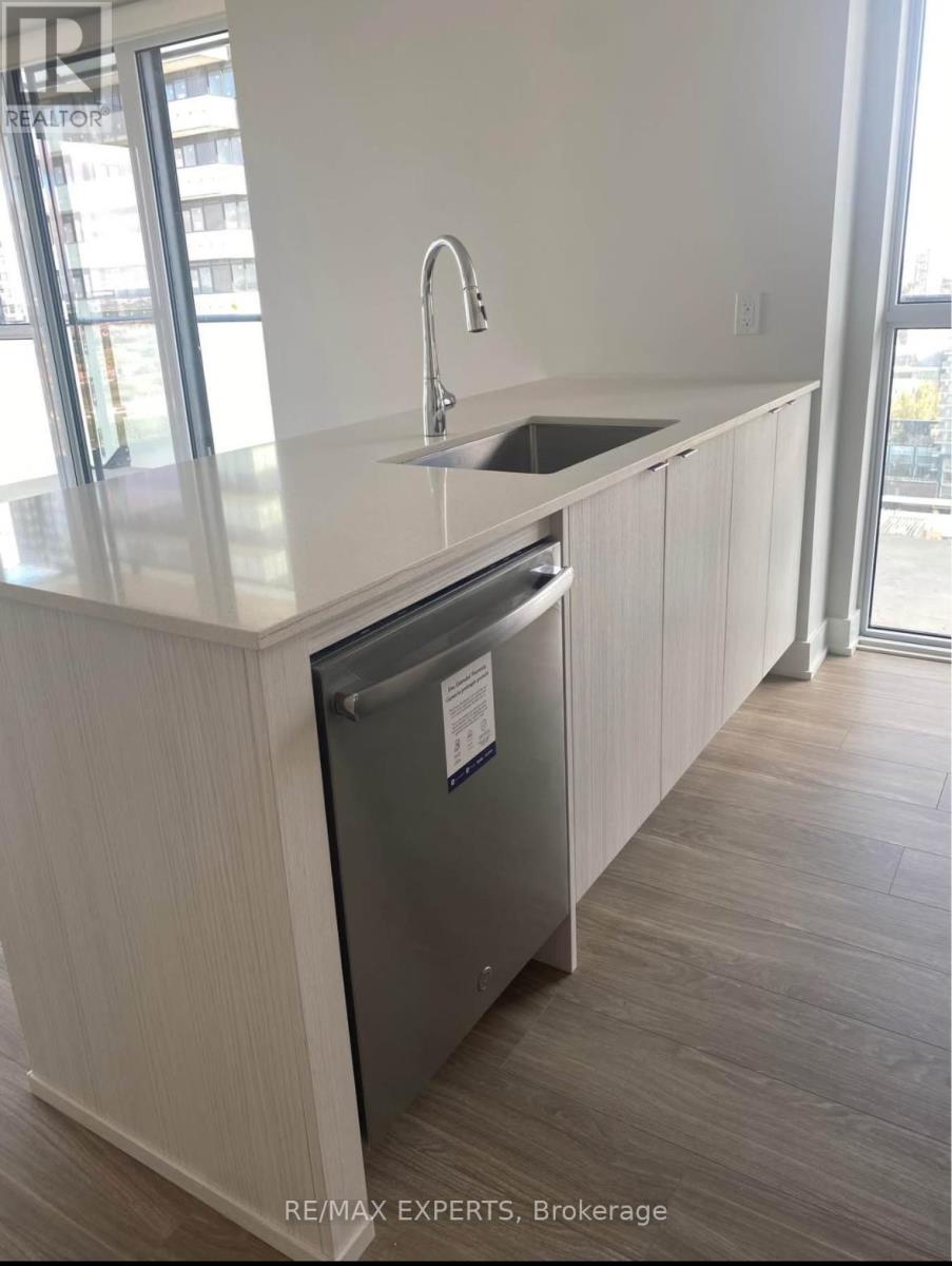 2004 - 4130 Parkside Village Drive, Mississauga, Ontario L5B 0L7 - Photo 7 - W12588170