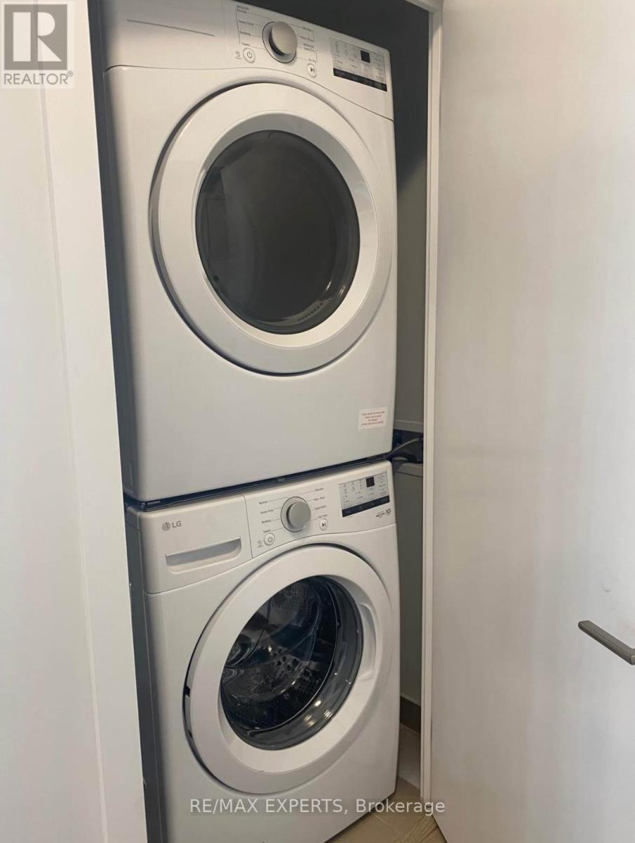 2004 - 4130 Parkside Village Drive, Mississauga, Ontario L5B 0L7 - Photo 9 - W12588170