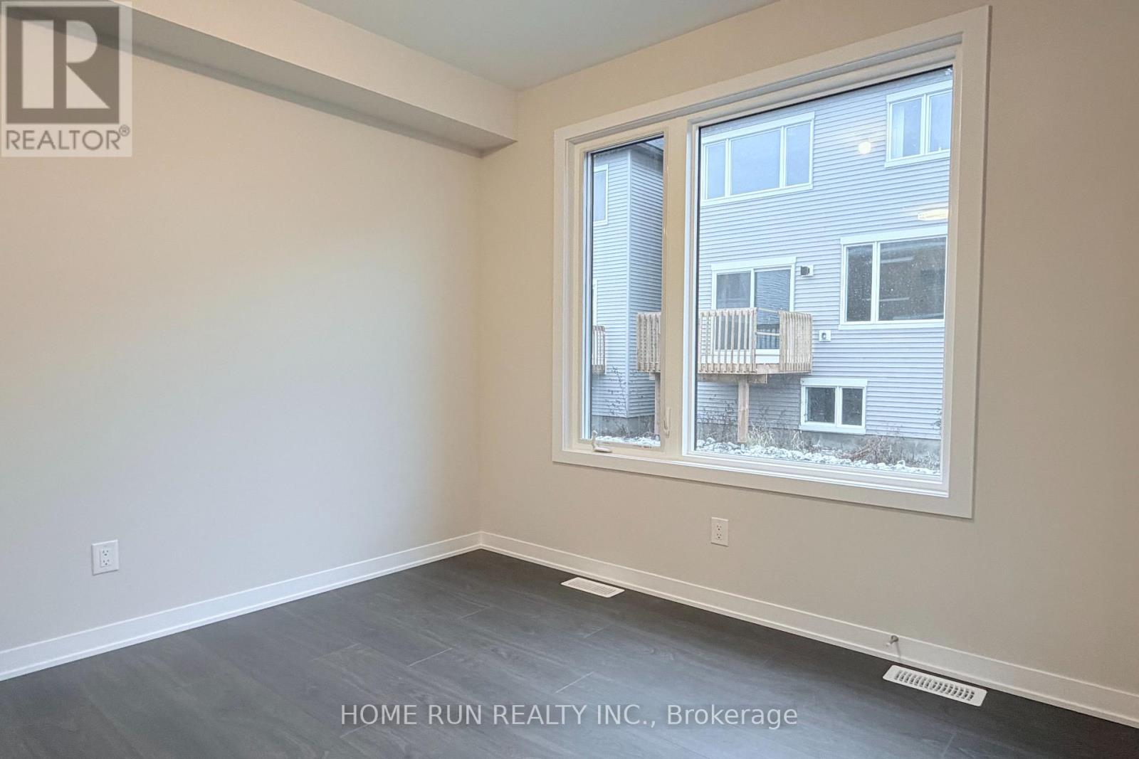 381 Les Emmerson Drive, Ottawa, Ontario K2J 7L7 - Photo 8 - X12588194