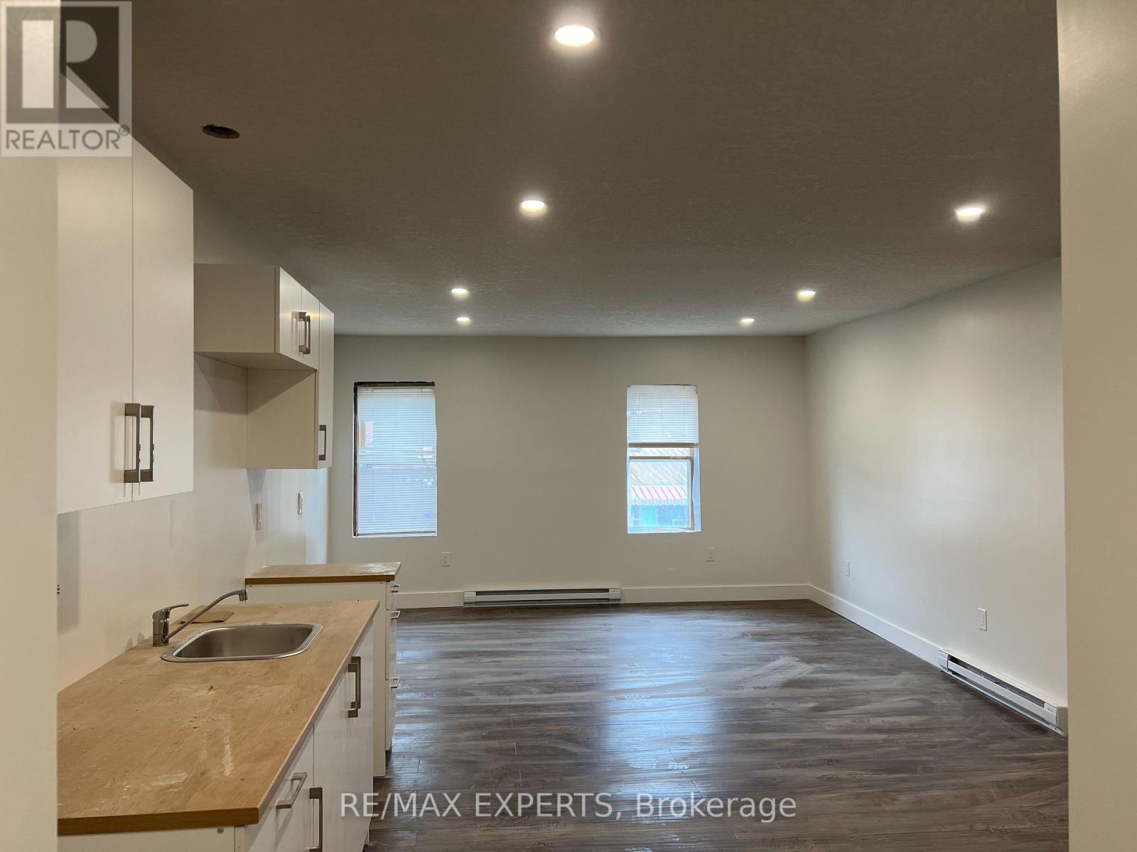 595-599 Dundas Street, Woodstock, Ontario N4S 1C9 - Photo 13 - X12588160