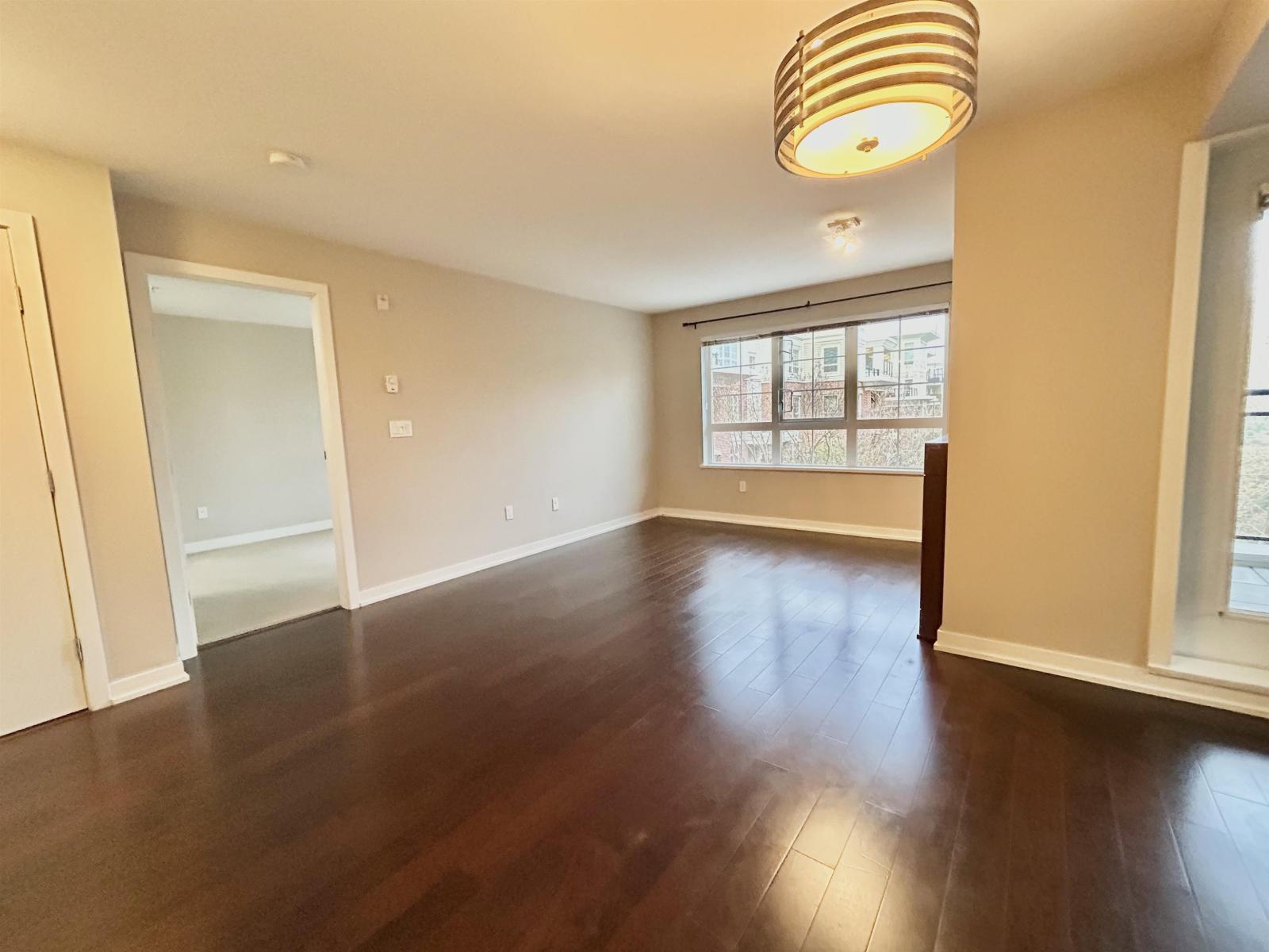 205 2940 King George Boulevard, Surrey, British Columbia  V3Z 0M8 - Photo 4 - R3048264