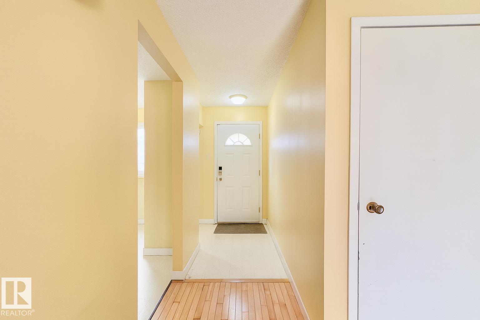 180 Centennial Ct Nw, Edmonton, Alberta T5P 4H5 - Photo 3 - E4467053