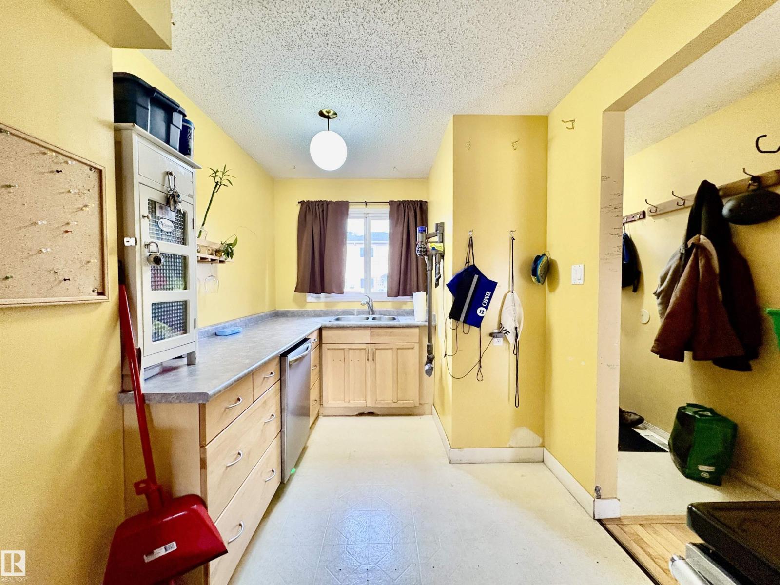 180 Centennial Ct Nw, Edmonton, Alberta T5P 4H5 - Photo 9 - E4467053