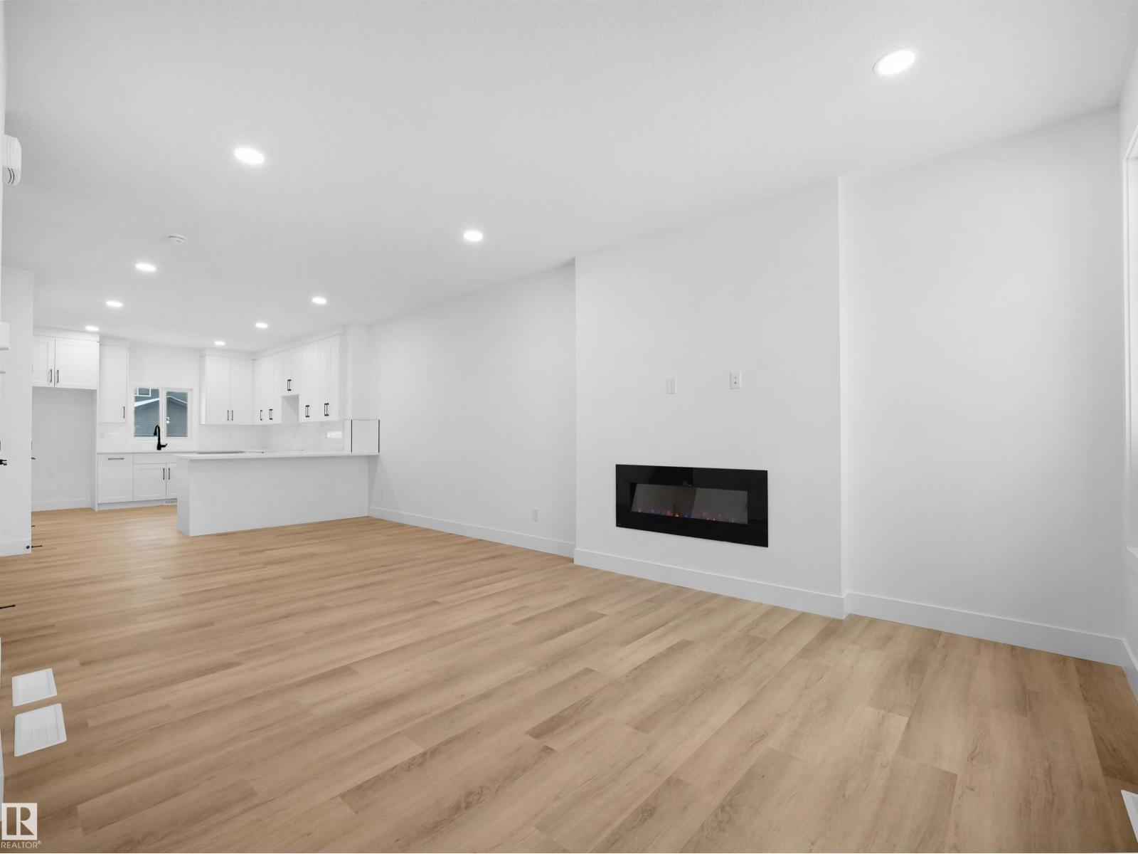 788 Cy Becker Dr Nw, Edmonton, Alberta  T5Y 2W4 - Photo 5 - E4467085