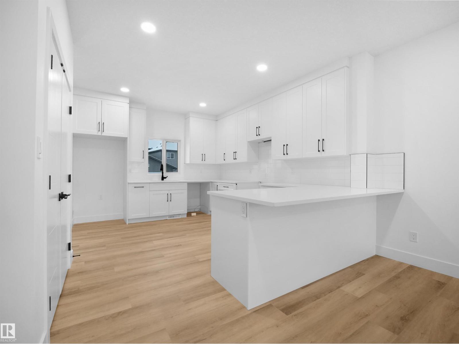 788 Cy Becker Dr Nw, Edmonton, Alberta  T5Y 2W4 - Photo 9 - E4467085