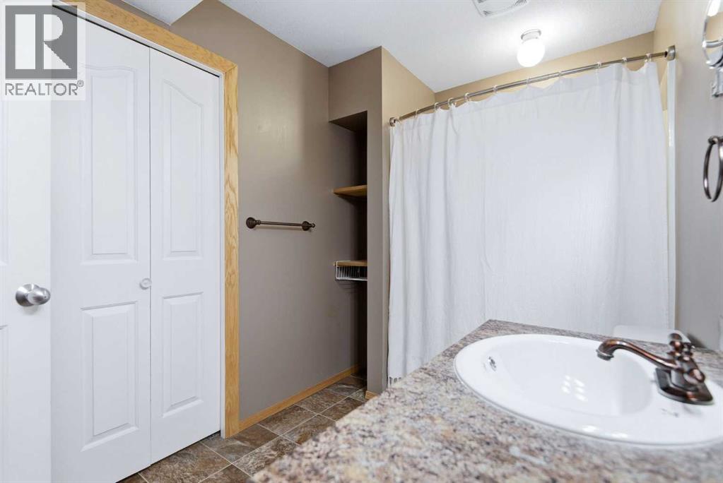 256 Deschner Close, Red Deer, Alberta  T4R 3C2 - Photo 26 - A2272429