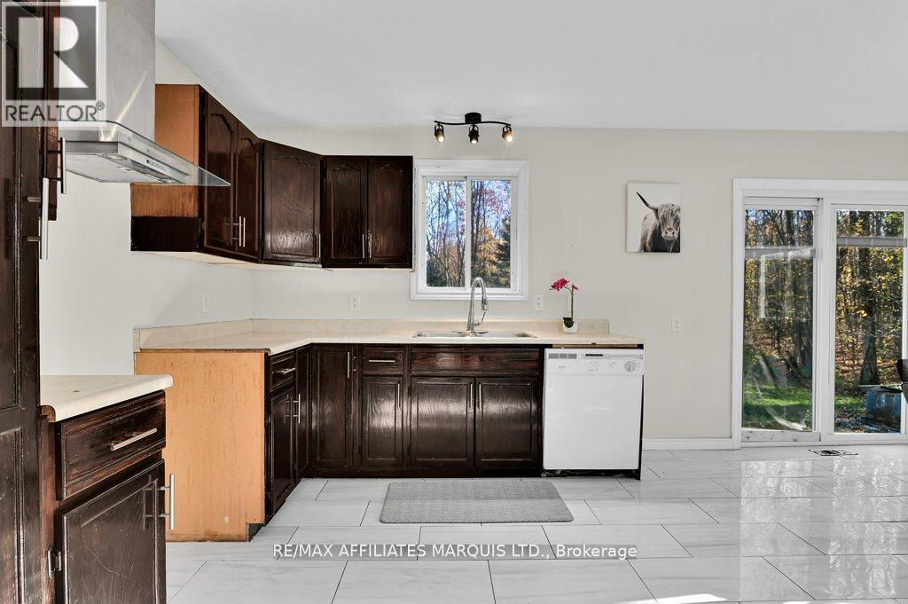 21450 Concession 10 Road, South Glengarry, Ontario  K0C 1A0 - Photo 16 - X12588210