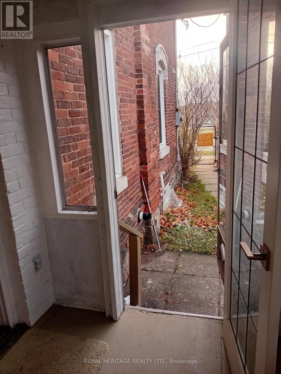 4 - 75 Charles Street, Oshawa, Ontario  L1H 4X8 - Photo 2 - E12564846