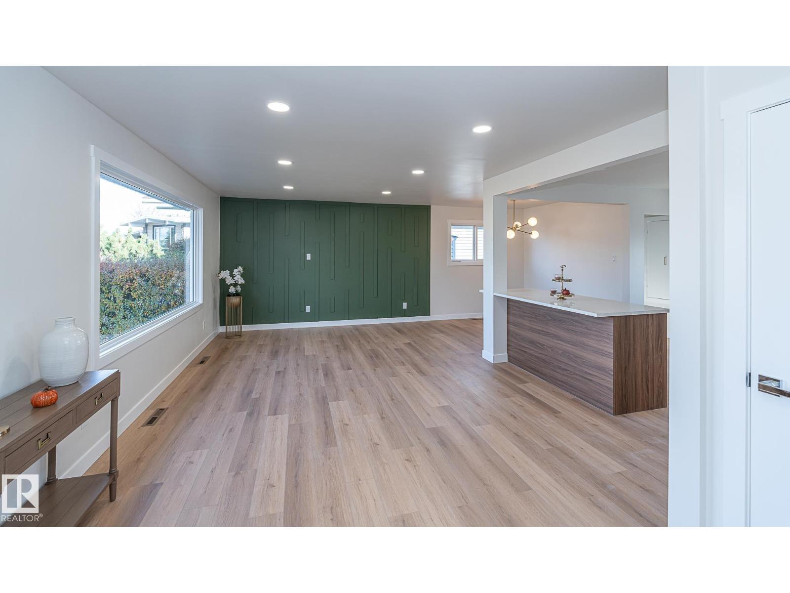 6807 98a Av Nw, Edmonton, Alberta  T6A 0B9 - Photo 4 - E4467070